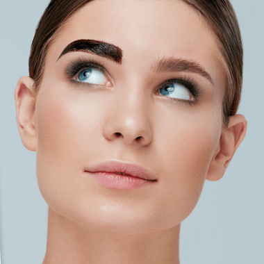 Püsimeigi eemaldamine kulmudel Q SWITCH